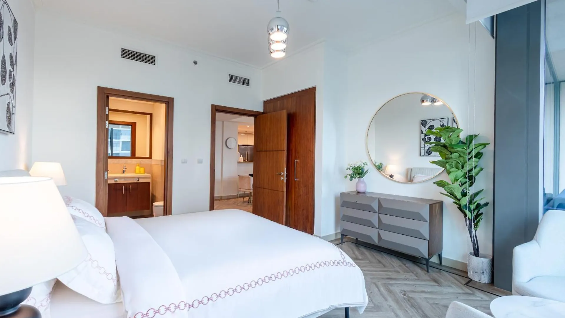 Apartment Burj Vista Luxury 2Br ,Full Burj Khalifa View ,Direct Dubai Mall & Metro Access