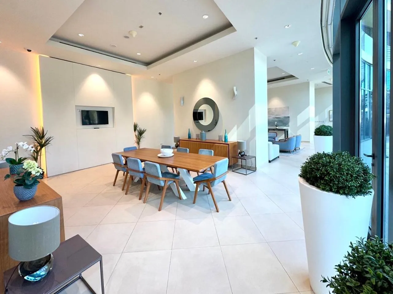 Burj Vista Luxury 2Br ,Full Burj Khalifa View ,Direct Dubai Mall & Metro Access