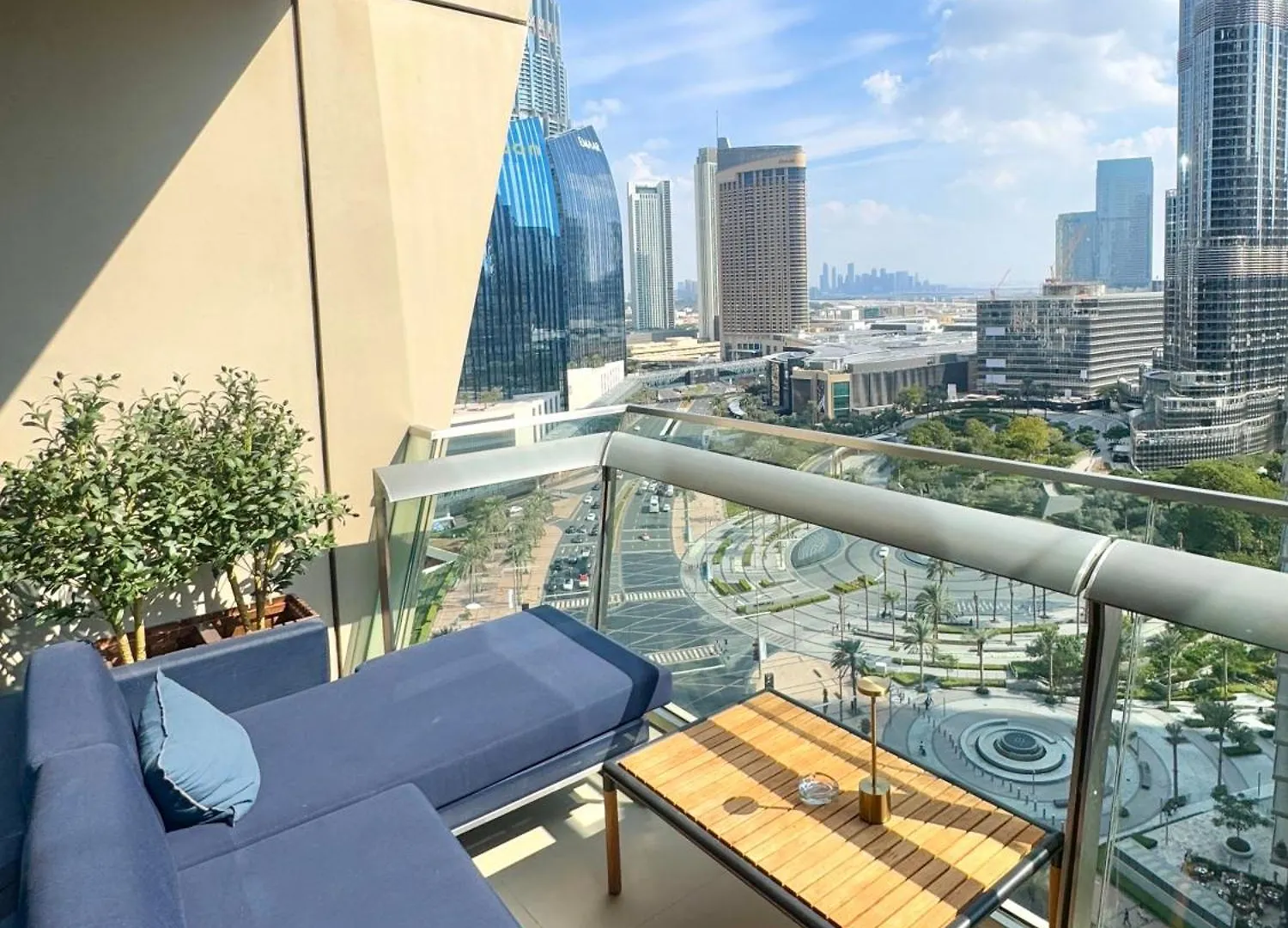 Burj Vista Luxury 2Br ,Full Burj Khalifa View ,Direct Dubai Mall & Metro Access