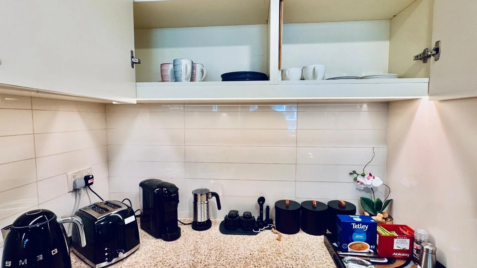 Apartment Burj Vista Luxury 2Br ,Full Burj Khalifa View ,Direct Dubai Mall & Metro Access